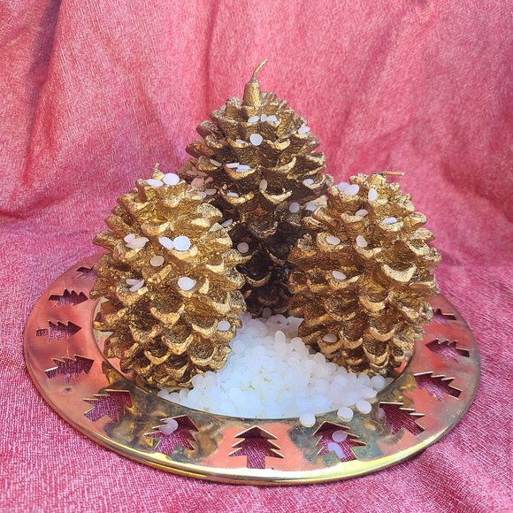 NEWBURY COLLECTION Golden Pinecone Candle Garden (NEW IN BOX) - Picture 1 of 7